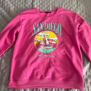 Oversized perfect crewneck for teenagers or adults for school or working at home